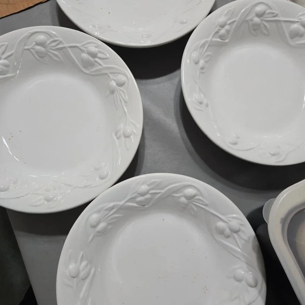 Williams Sonoma Patrizi 10” bowl. Olive harvest pasta bowl. - Picture 5 of 6